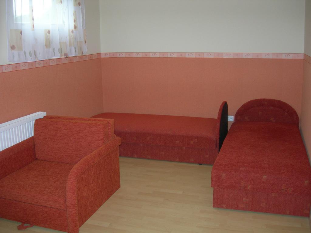 Radek Vendeghaz Es Apartman Halászi 외부 사진