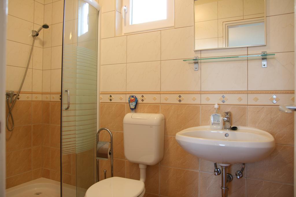 Radek Vendeghaz Es Apartman Halászi 외부 사진